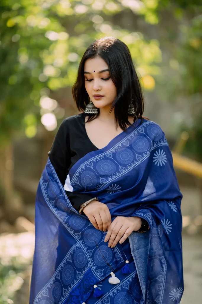 অমল নীল শাড়ী